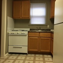 710 Moen Ave Apartamentos