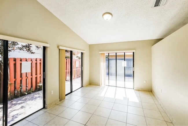 2615 Biscayne Blvd in Miami, FL - Building Photo - Building Photo