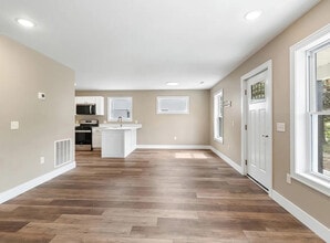 307 N Van Dorn St in Jackson, MI - Building Photo - Building Photo
