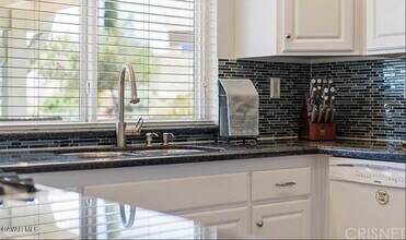 40352 Palmas Ct in Palmdale, CA - Building Photo - Building Photo