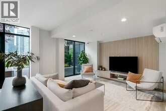 750 Dogwood St in Coquitlam, BC - Building Photo - Building Photo