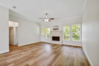 2109 Meadow View Dr in San Marcos, TX - Building Photo - Building Photo