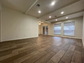4801 West Gate Blvd in Austin, TX - Building Photo - Building Photo