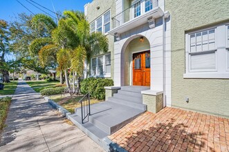 Shirr Manor in Tampa, FL - Foto de edificio - Building Photo