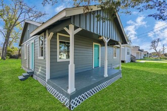 1917 Bellview St in La Marque, TX - Foto de edificio - Building Photo