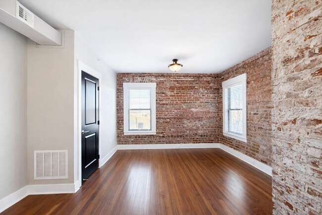 property at 1007 S 30th Ave