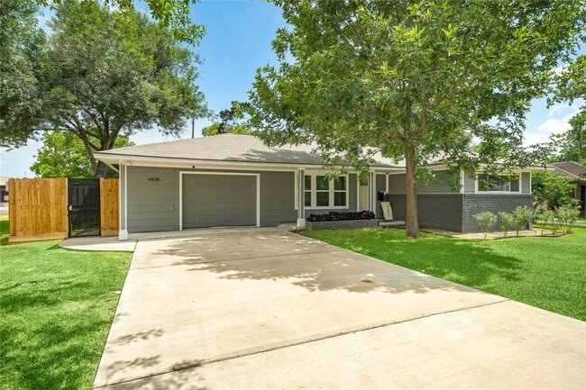 4626 Verone St in Bellaire, TX - Building Photo - Building Photo