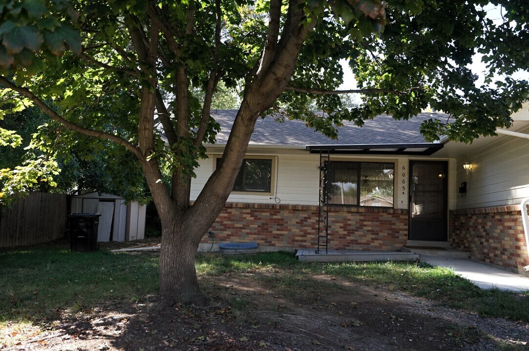 6065 Otis St in Arvada, CO - Building Photo