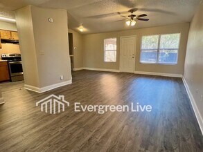 105 Pembroke Ct in Raeford, NC - Building Photo - Building Photo