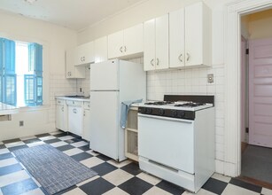 923 Beacon St, Unit 2 in Boston, MA - Foto de edificio - Building Photo