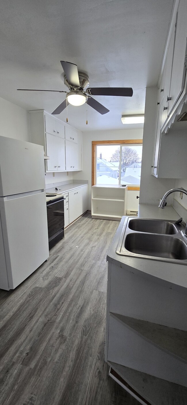 1127 Dillingham Ave in Sheboygan, WI - Building Photo - Building Photo