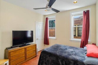 3857 N Lawndale Ave in Chicago, IL - Foto de edificio - Building Photo