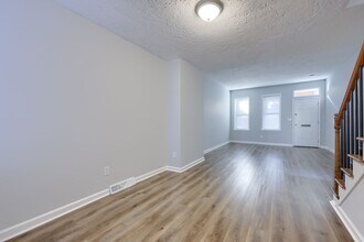 327 E Locust St in York, PA - Building Photo - Building Photo