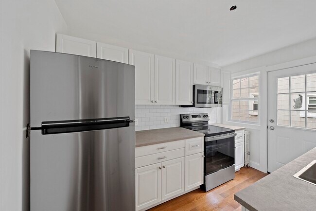479 Newport Ave in Quincy, MA - Building Photo - Building Photo