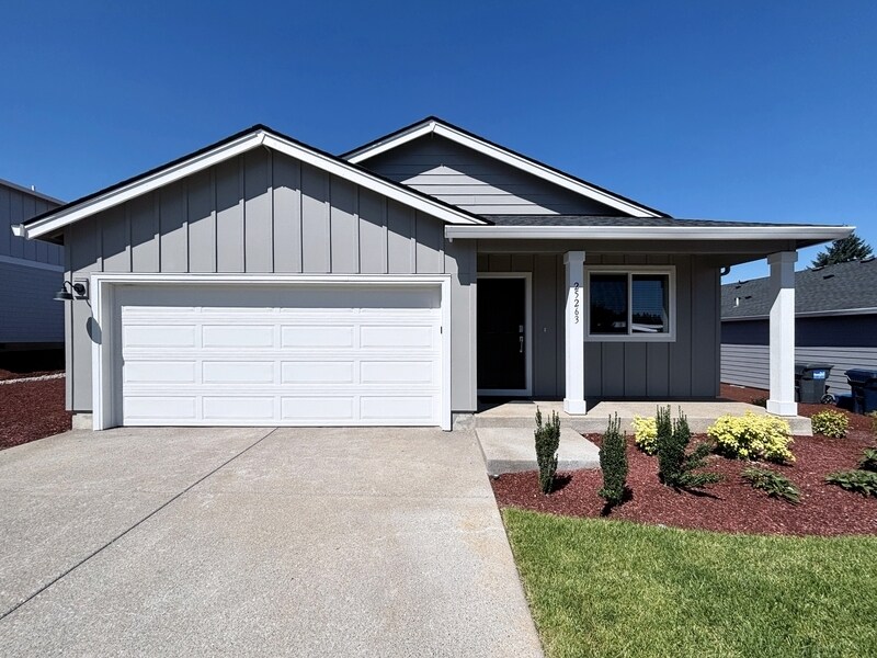 25263 Todd Way in Veneta, OR - Building Photo