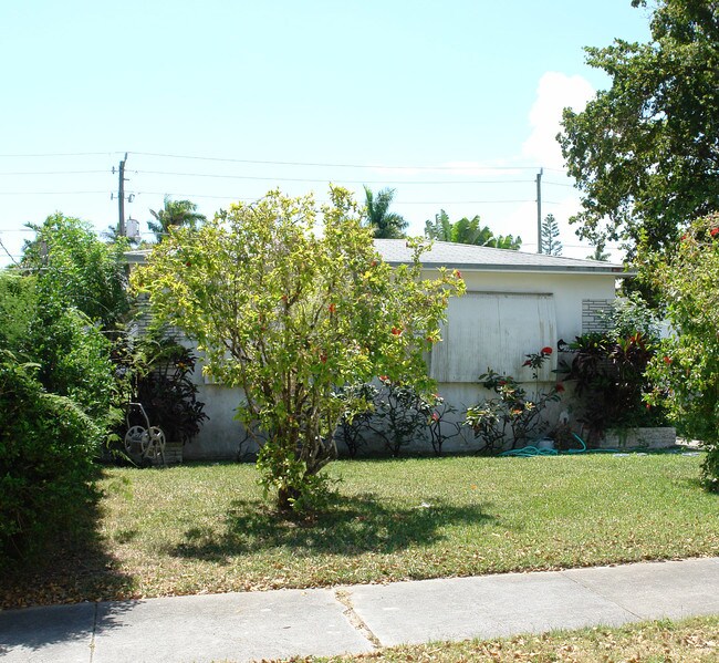 1942 Rodman St in Hollywood, FL - Building Photo - Building Photo