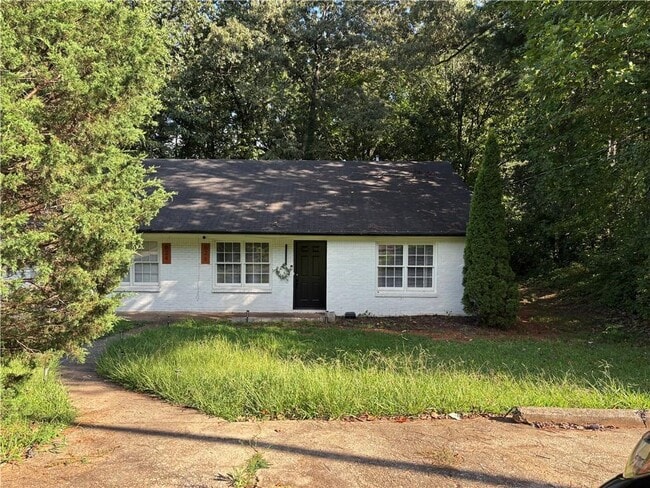 property at 626 Jackson Park Ln NW
