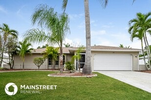 1060 SE 20th Ct in Cape Coral, FL - Building Photo