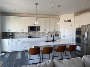 3462 W Neymar Ave in Herriman, UT - Building Photo - Building Photo