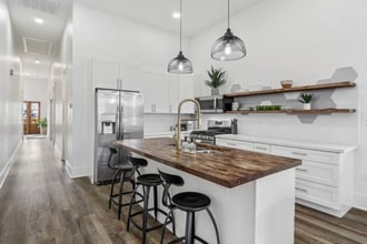 2524 Cleveland Ave in New Orleans, LA - Building Photo - Building Photo