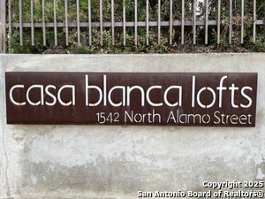 property at 1542 N Alamo St