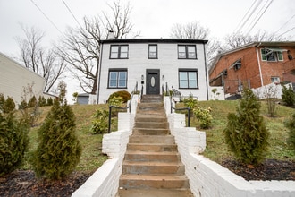 335 Division Ave NE in Washington, DC - Foto de edificio - Building Photo