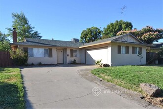 7113 Rimrock Dr in Sacramento, CA - Foto de edificio - Building Photo