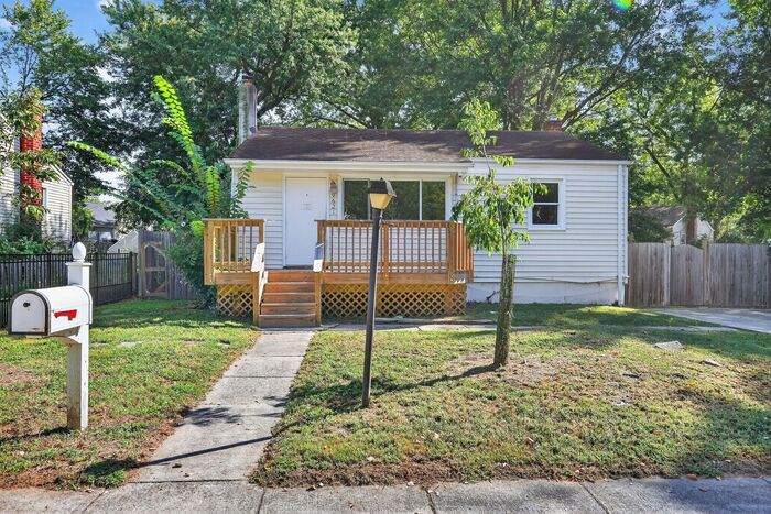 9621 Narragansett Pkwy in College Park, MD - Building Photo