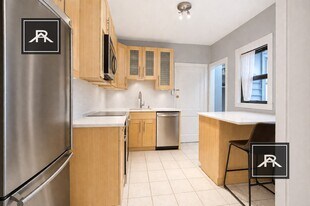 1468 Commonwealth Ave, Unit 1 in Boston, MA - Building Photo