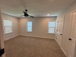 5525 N Bennington Ave, Unit A in Kansas City, MO - Foto de edificio - Building Photo
