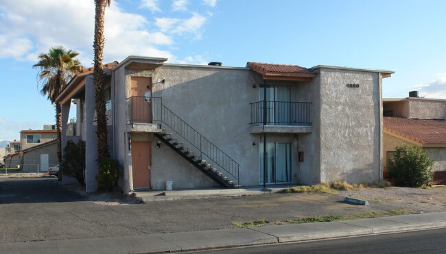 4890 W Twain Ave in Las Vegas, NV - Building Photo - Building Photo