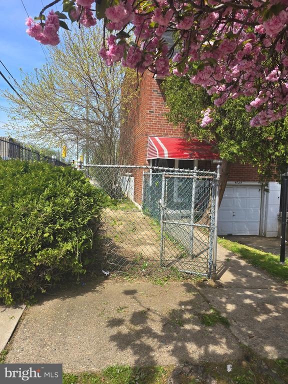 property at 4729 Melon St