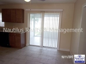 5114 Beach Dr in Panama City Beach, FL - Building Photo - Building Photo