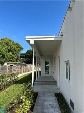 1305 N 58th Ave in Hollywood, FL - Building Photo - Building Photo