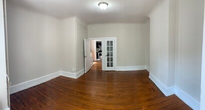 4103 Locust St, Unit 2 in Philadelphia, PA - Foto de edificio - Building Photo