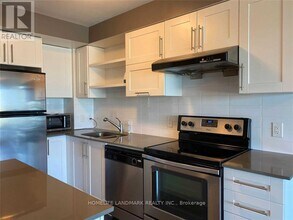 253 South Park Rd in Markham, ON - Building Photo - Building Photo