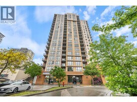 511 Rochester Ave in Coquitlam, BC - Building Photo