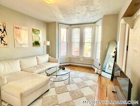 44 Delle Ave in Boston, MA - Foto de edificio - Building Photo