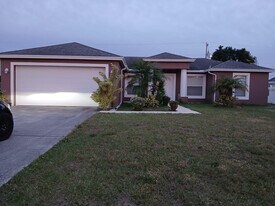 958 SW Jaslo Ave in Port St. Lucie, FL - Building Photo