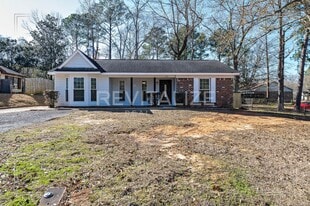 742 Hale Rd in Mobile, AL - Building Photo