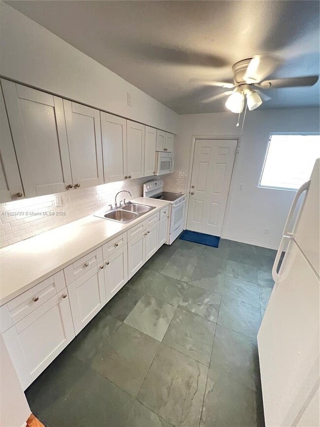 550 NE 76th St, Unit 1 in Miami, FL - Building Photo - Building Photo
