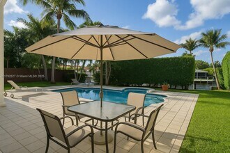 1490 Cleveland Rd in Miami Beach, FL - Building Photo - Building Photo