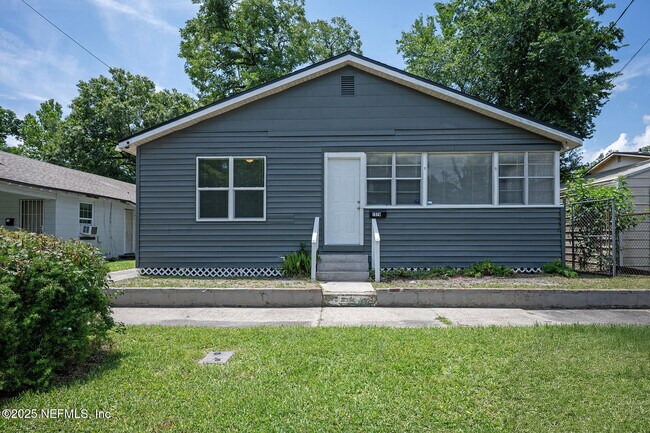 property at 1574 Steele St