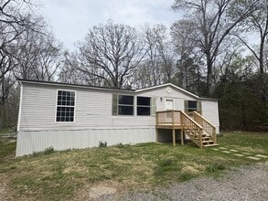 3679 Rocky Glade Rd in Eagleville, TN - Foto de edificio - Building Photo