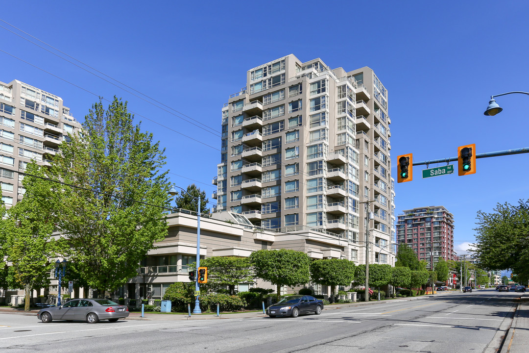 Rosario Gardens in Richmond, BC - Building Photo