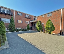 River View Apartments in Lodi, NJ - Building Photo - Building Photo