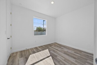 1309 NW 4th St in Cape Coral, FL - Building Photo - Building Photo