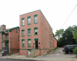 62 N Bridge St in Poughkeepsie, NY - Building Photo