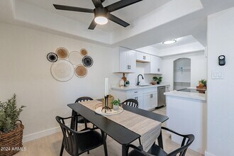 8103 E Glenrosa Ave in Scottsdale, AZ - Building Photo - Building Photo