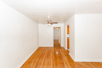 Morewood Court in Pittsburgh, PA - Building Photo - Interior Photo
